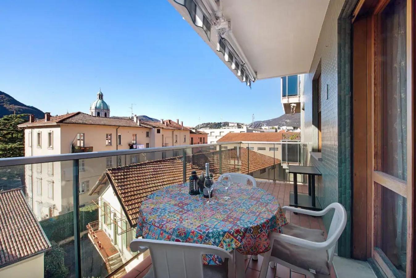 Appartamento House Of Roses Con Vista Duomo Como Exteriör bild